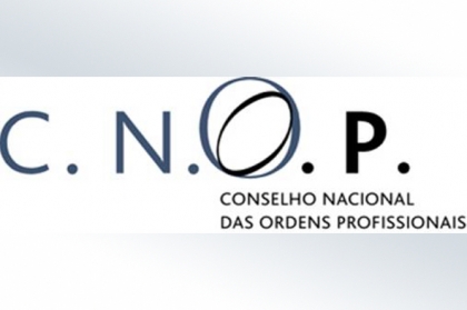 Bastonário da Ordem dos Médicos Dentistas reeleito presidente do CNOP (2017)