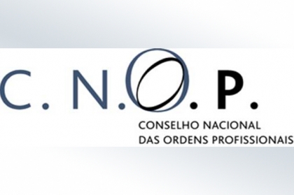 Bastonário da Ordem dos Médicos Dentistas reeleito presidente do CNOP (2017)