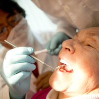 Estado deve aumentar cuidados de saúde oral, alerta o bastonário