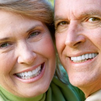 Metade dos idosos não tem um único dente natural