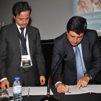 Branqueamentos dentários vão ter fiscalização apertada