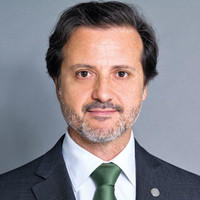 Bastonário da Ordem dos Médicos Dentistas reeleito presidente do CNOP (2014)