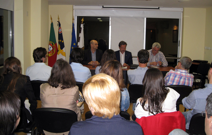 685px-20130613-acores-reuniao-acores