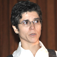 200x200-claudia-barbosa