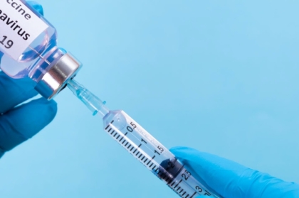 COVID-19: DGS atualiza norma sobre vacina da AstraZeneca