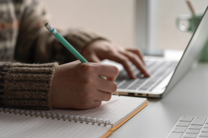 Formação Contínua à distância de um clique