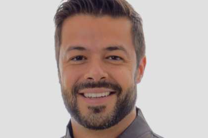 Premature oral aging: management of tooth wear, cracked, and calcified teeth