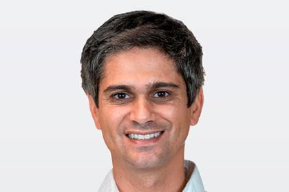 Instrumentação com BlueShaper e utilização de novos cimentos biocerâmicos