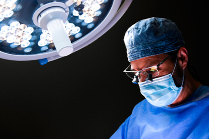 Defeitos alveolares, elevação do seio maxilar e osseodensificação