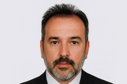 Implantes subperiósteos