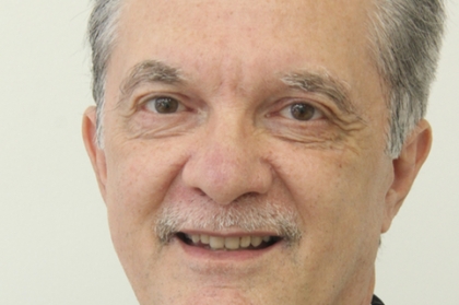 Esthetics and longevity in implantology: critical analysis