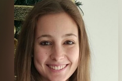 Jateamento radicular com pó de glicina ou eritritol: estudo in vitro