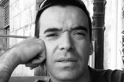 Tratamento cirúrgico da peri-implantite com xenoenxerto e L-PRF