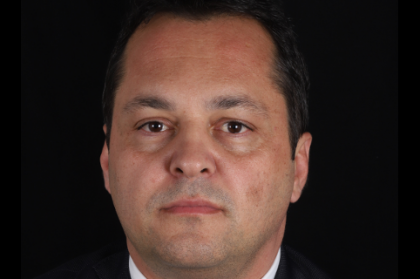 Implantes imediatos: Um conceito cirúrgico & protético