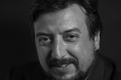 Abordagem de curvaturas severas do sistema tridimensional de canais radiculares