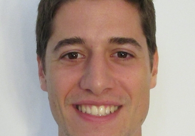 Agenesia de incisivos centrais inferiores: caso clínico de discordância em gémeos monozigóticos