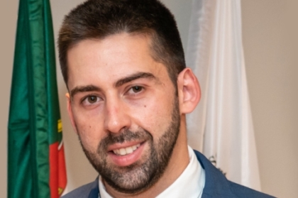 Técnicas cirúrgicas nas recessões gengivais no 5º sextante:  quando, como e porquê?     A contextualização do problema clínico