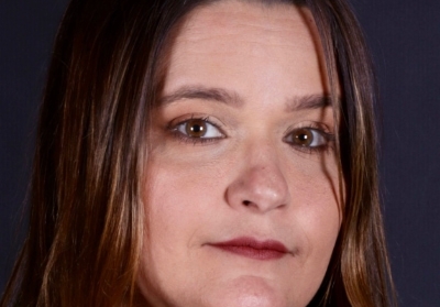 Análise in vitro da troca de íons CA e O entre clareador e esmalte dental