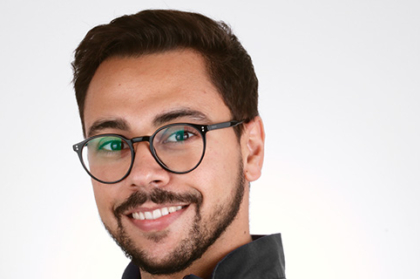 A dentisteria operatória como complemento na solução de problemas interdisciplinares da periodontologia: resolução de problemas estéticos no doente periodontal – triângulos negros