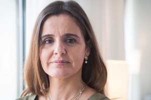 300x200-sofia-arantes-oliveira-02 300x200-sofia-arantes-oliveira-02